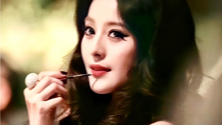 Phạm Băng Băng: Năm 2022, thảm đỏ vẫn chẳng có ai đủ tầm cả!