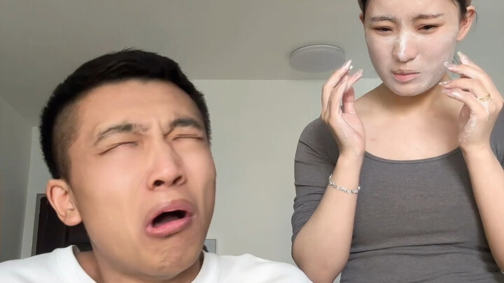 ฉันบอกว่าเด็กผู้ชายต้องลืมตาดูโลก แล้วเธอก็ถามฉันว่าตาไม่แห้งเหรอ?