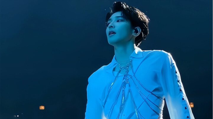 "Vai của Wonwoo rộng lắm, nếu bị đánh trúng thì anh ấy sẽ bay sang Mỹ."