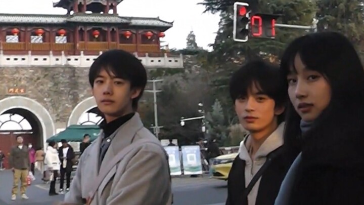 “Là người yêu nhất thời, hay là bạn bè mãi mãi?”