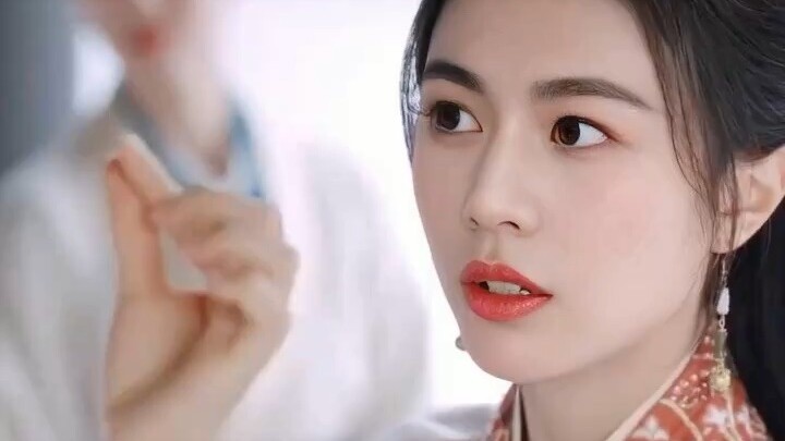 องค์หญิงใหญ่จางหลิงเฮ่อ รับบท หลี่หรง  จ๋ายเซียวเหวิน รับบท เผยเหวินเซวียน