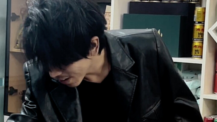 When you have an unmarried elder in the family, they’ll stand up to all the pressure during Chinese 