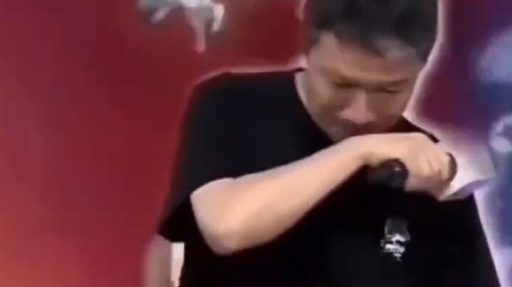 【Aimi TV】Anak perempuan menari dalam balutan gadis kelinci dan membuat ayah menangis