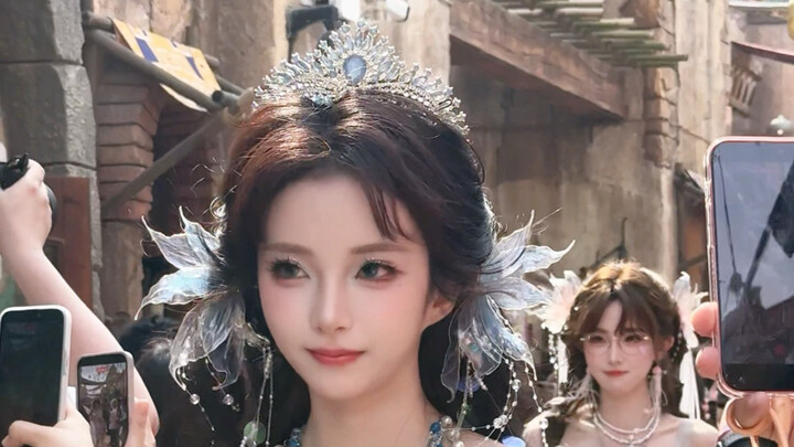 I’ve gotta call my bro to come take a look! #QingdaoSilkRoadEpicShow #MermaidHasLandedInQingdao