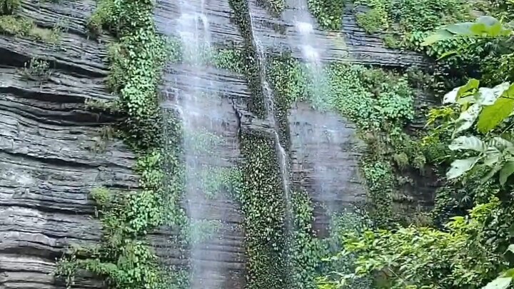 এতো সুন্দর ঝর্নাটা কোথাই?