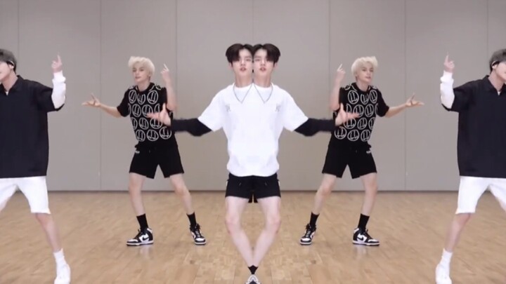 นี่มันวงบอยแบนด์แปลกๆ อะไรเนี่ย?!