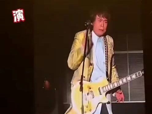 الشخص اللافت للانتباه في حفل وو باي الموسيقي