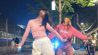 【Gadis】Menari mengikuti lagu tema film Barbie di malam hujan