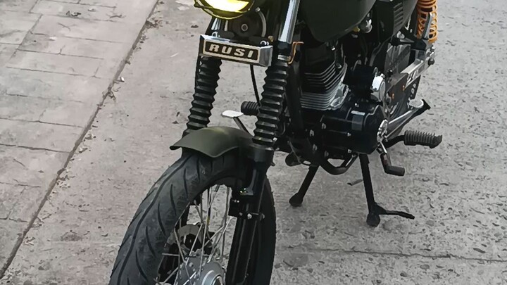 classic Bike Rusi125