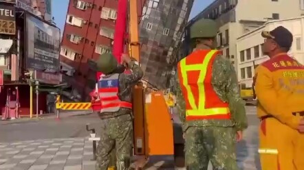 Ini direkam oleh warganet di Taiwan. Untuk memastikan operasi penyelamatan dapat dilanjutkan pada ma