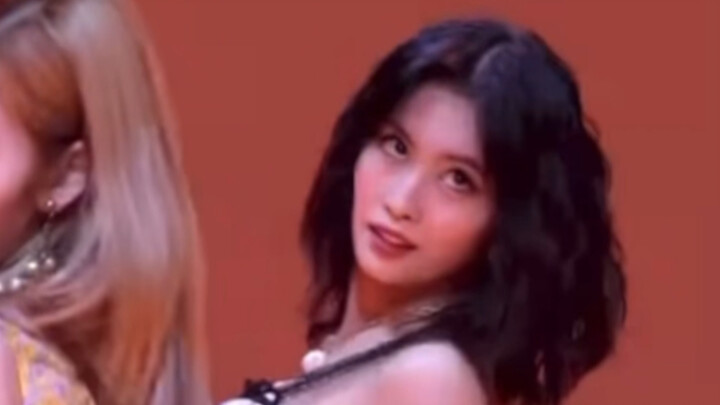 Idola yang pandai menari-MOMO