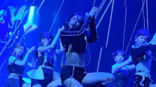Watching Ahn Yu-jin's Love Dive Dance Break from the front row (including eye contact?) Fan photo of