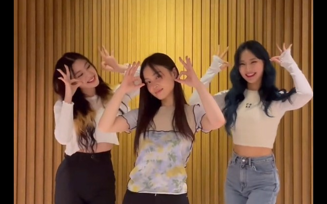 【STAYC】210924 STAYC × Lee Hi STEREOTYPE Challenge!