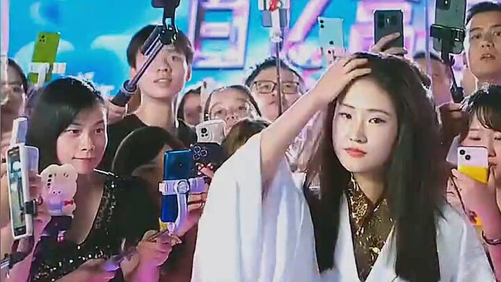 “สัมมนาเลือกภรรยามหาเศรษฐี”