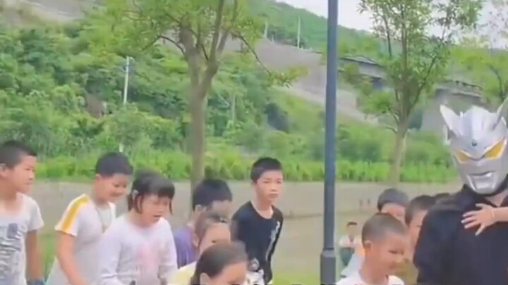 Zero celebrates his birthday on the Chinese Valentine's Day: They had so much fun