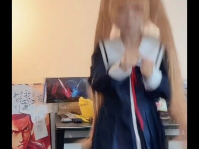 知更大王，被自己弄破防开始红温打拳