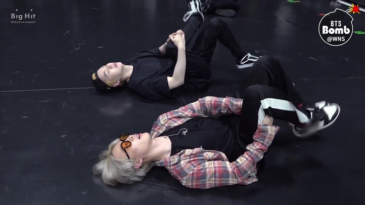 [WNS Chinese Subtitles] 200622 [BANGTAN BOMB] Stretching Mini-Class - BTS (Bangtan Boys)