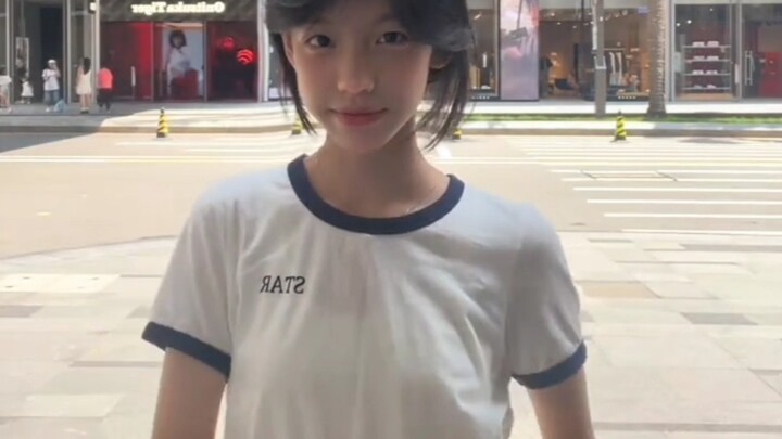 "Hãy nhìn vào đồ lót bên trong"