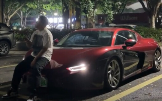 Meski bentuknya benar-benar mirip supercar, harganya ternyata sangat terjangkau!