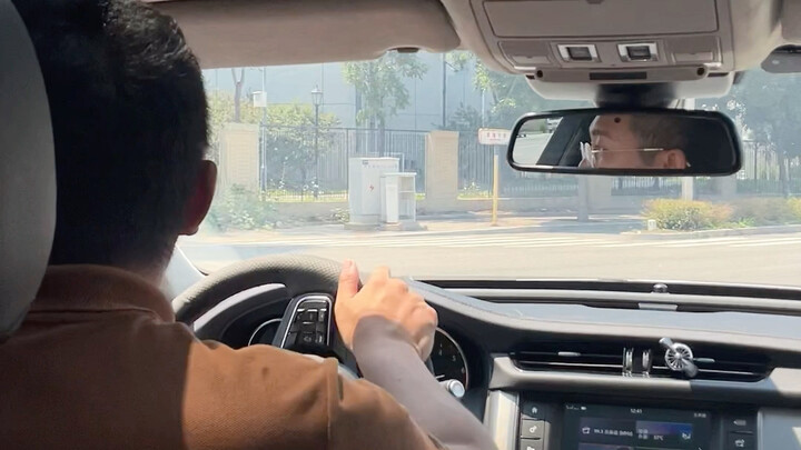 ใครที่ได้ใบขับขี่แล้วแต่ยังไม่กล้าขับรถบนถนนบ้าง? ตามมาดูเลย!