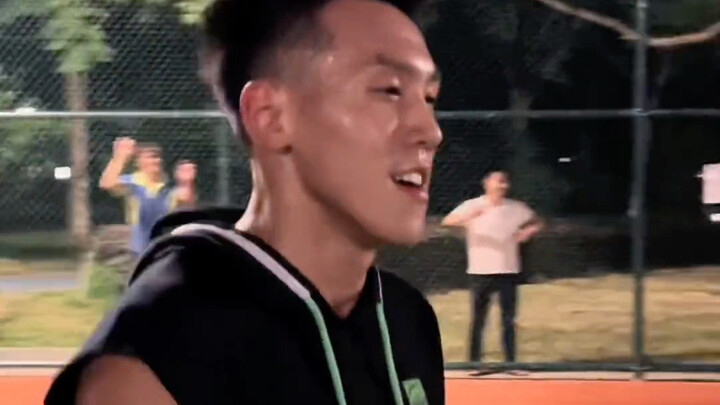 据说北体的篮网都是被他投烂的。