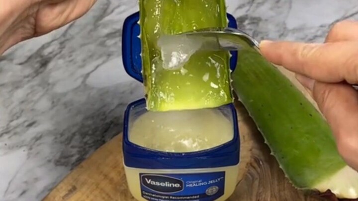 Mix Aloe vera with Vaseline and you will be surprised!! #aloevera #skincaretips