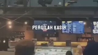Buat yang setuju boleh acungkan jempol. 😁