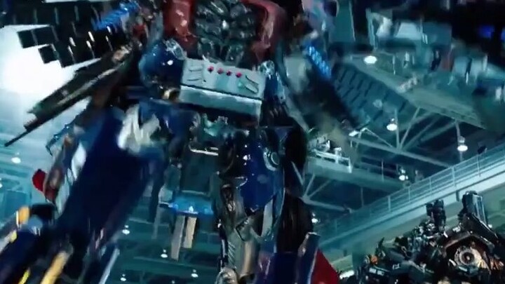 All the transformation shots of Optimus Prime, every transformation is exciting!