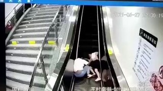 Escalator to heaven 🤣🤣🤣