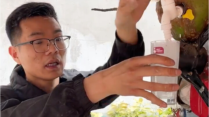 Gà dừa do thợ lâu năm bán, chỉ 5 tệ một phần!