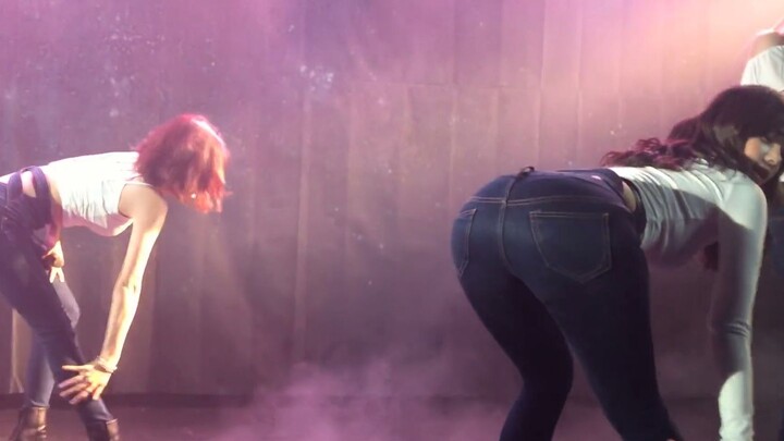 ชอบกางเกงยีนส์มั้ย? Dim stage tahiti เบอร์โทรศัพท์ fancam Tahiti 150404