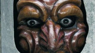 小丑藏在门后杀人