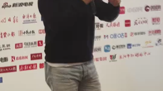 他应该是内娱第一个比观众还能磕的导演