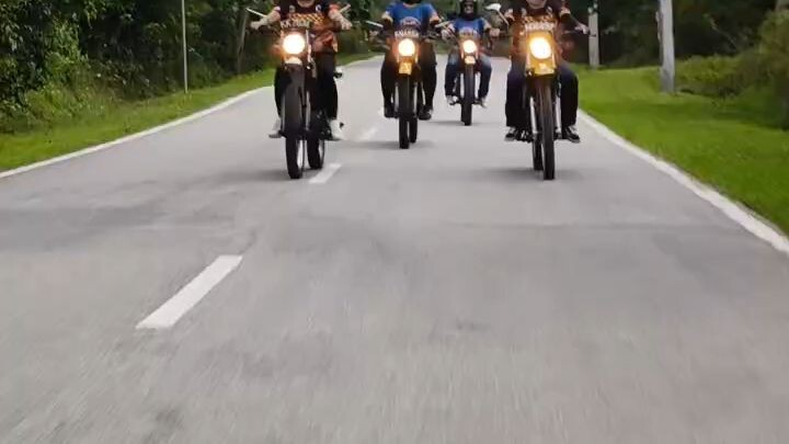 Gila gila remaja perempuan