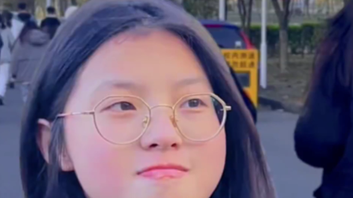 แฟนสติกเกอร์จางซินอีเปิดให้ใช้งานแล้ว!