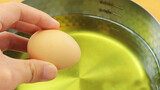Food making- Cook the eggs in hot oil