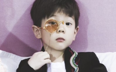 Hmm, this boy is so warm-hearted.