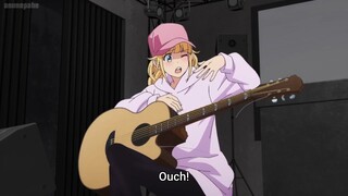 Eiko practiced playing the guitar and broke her hand [ Paripi Koumei ]