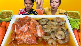 กุ้ง แซลมอน ดองเกาหลี ห่อสาหร่าย ราดน้ำจิ้มซีฟู้ดฉ่ำๆ โคตรได้
