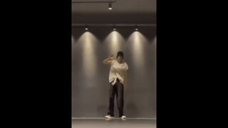 Seberapa hebat sih kemampuan tari Zhang Jiahao sebagai penari utama