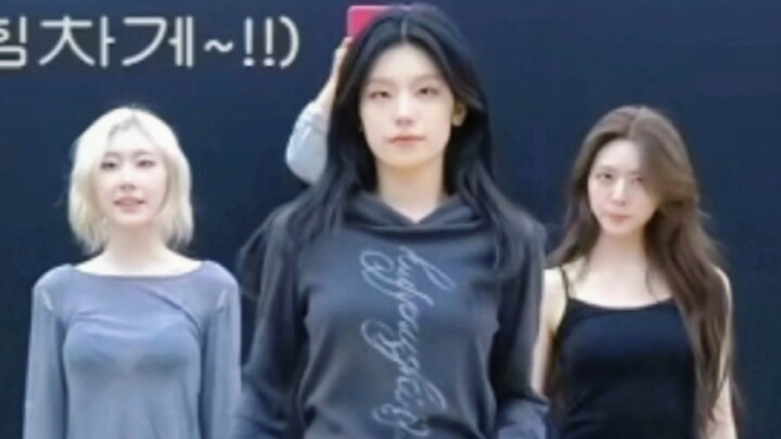 【هوانغ لي تشي】رقصة جذابة جدًا، بومي الجذابة جدًا〃∀〃