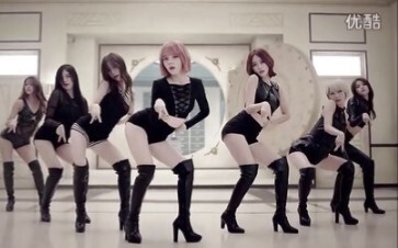 【Thay trang phục một chạm】Choa-ah, em có muốn làm mèo của anh không? (AOA – như một chú mèo)