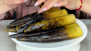 #หน่อไม้ปอกมือฮิตในโลกออนไลน์ สดใหม่ ชุ่มฉ่ำ อร่อยจนหยุดไม่ได้~ #ของกินต้องมี #ขนมฮิตในโลกออนไลน์