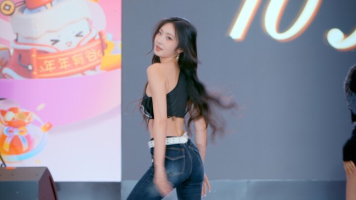 Tiểu Nguyên đẹp ngất! 10 phút hai lần tại Đế Vương Quảng Trường