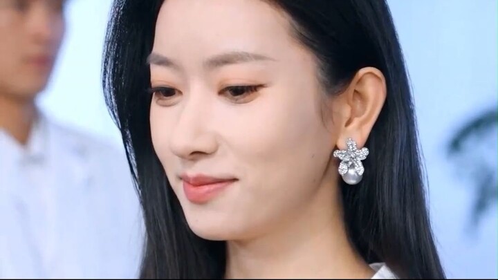 เกิดใหม่ครั้งนี้ฉันจะเก่งให้ดู หลินเยว่