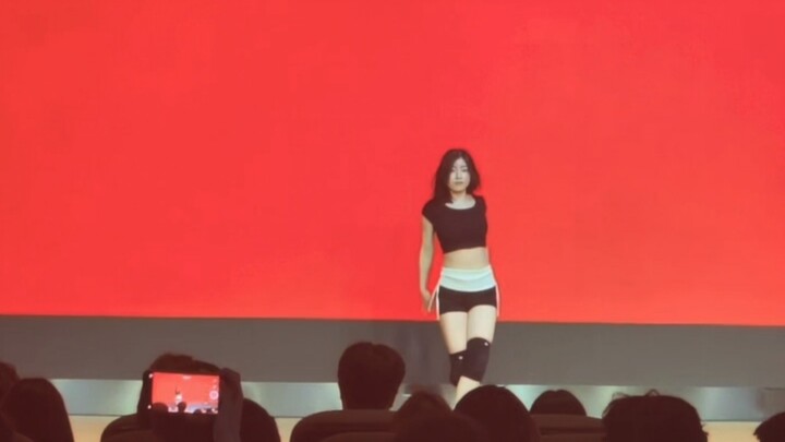 การแข่งขันเต้นรำในมหาวิทยาลัย #สาวมหาวิทยาลัย