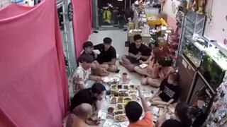vị khách không mời