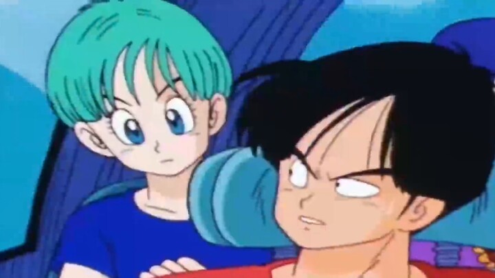 Fighting against Piccolo, Goku is in danger