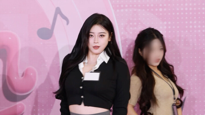 Short Skirt This is a short skirt with no chorus