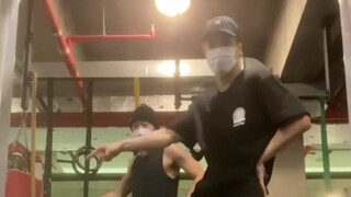 【EXO】金钟仁ins story更新:和灿烈一起演绎《10亿点击》！！！200727